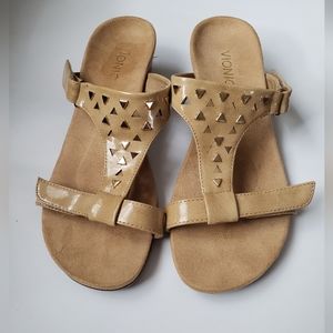 VIONIC Women's Wedge Carmel Patent  Leather Sandals Size 7